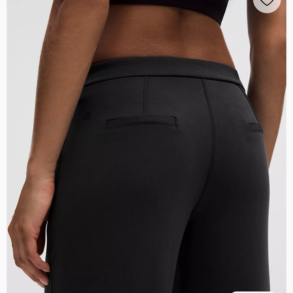 $128 NEW Lululemom Softstreme mid rise Pintuck Black XL Short - Picture 5 of 8